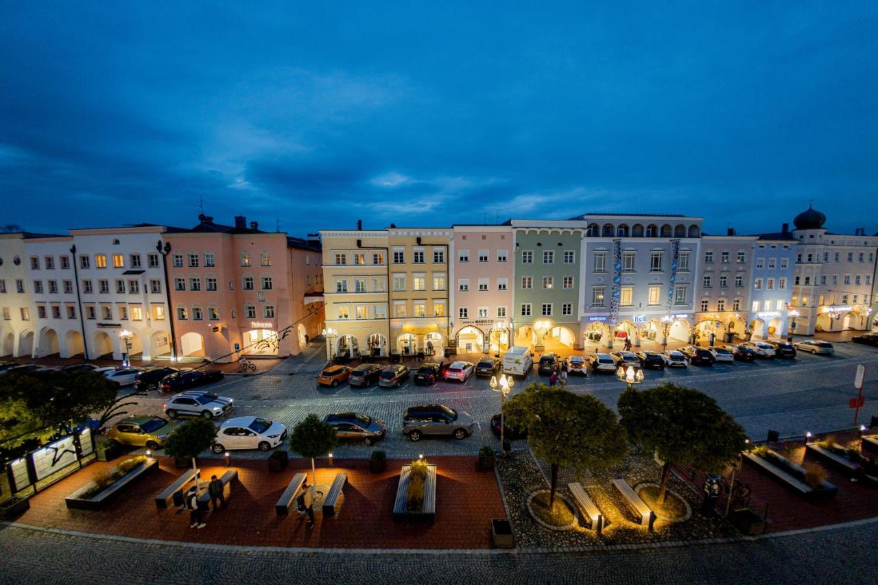 Highlight Am Stadtplatz Muehldorf - C4S Come4Stay - 2 Zimmer Wohnung I Bis Zu 5 Gaeste Eksteriør bilde