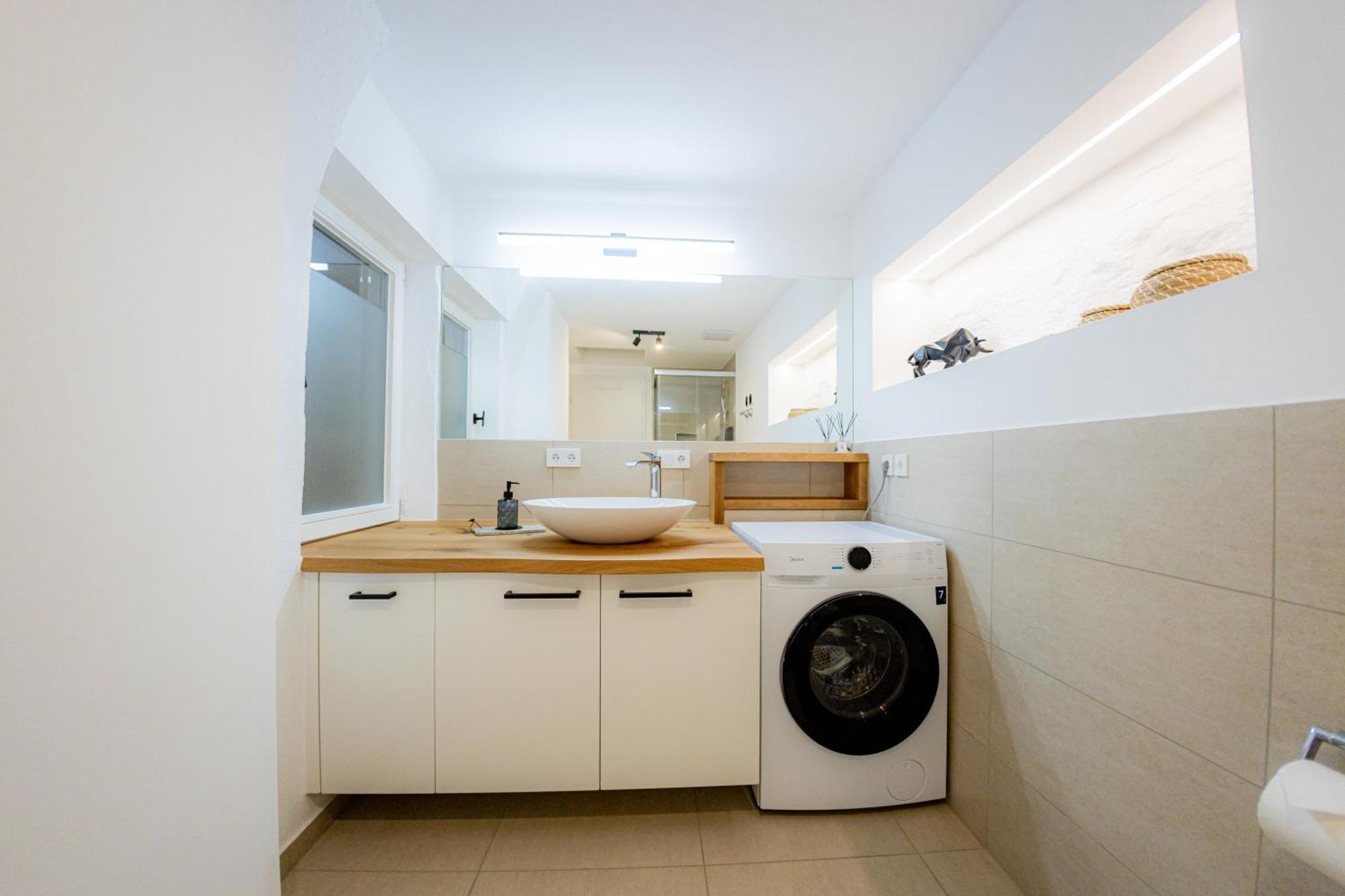 Highlight Am Stadtplatz Muehldorf - C4S Come4Stay - 2 Zimmer Wohnung I Bis Zu 5 Gaeste Rom bilde